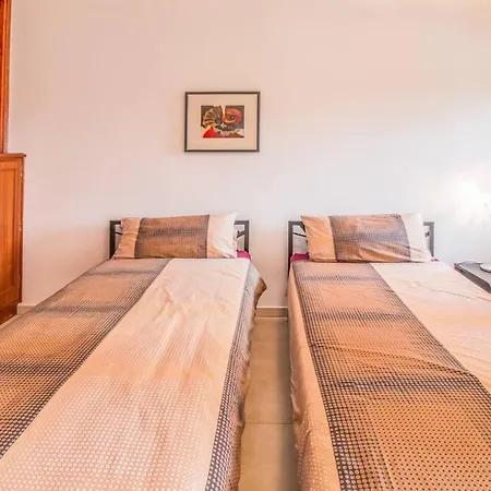 Villa Stunning 3-Bed Villa In Albufeira *