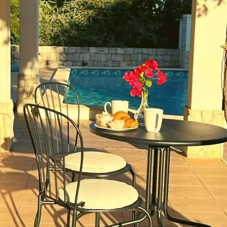 Stunning 3-Bed Villa In Albufeira * Albufeira