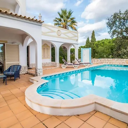 Stunning 3-Bed Villa In Albufeira Villa Albufeira
