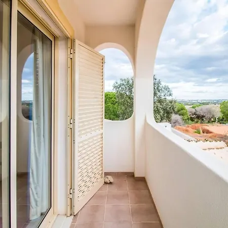 Stunning 3-Bed Villa In Albufeira Villa *